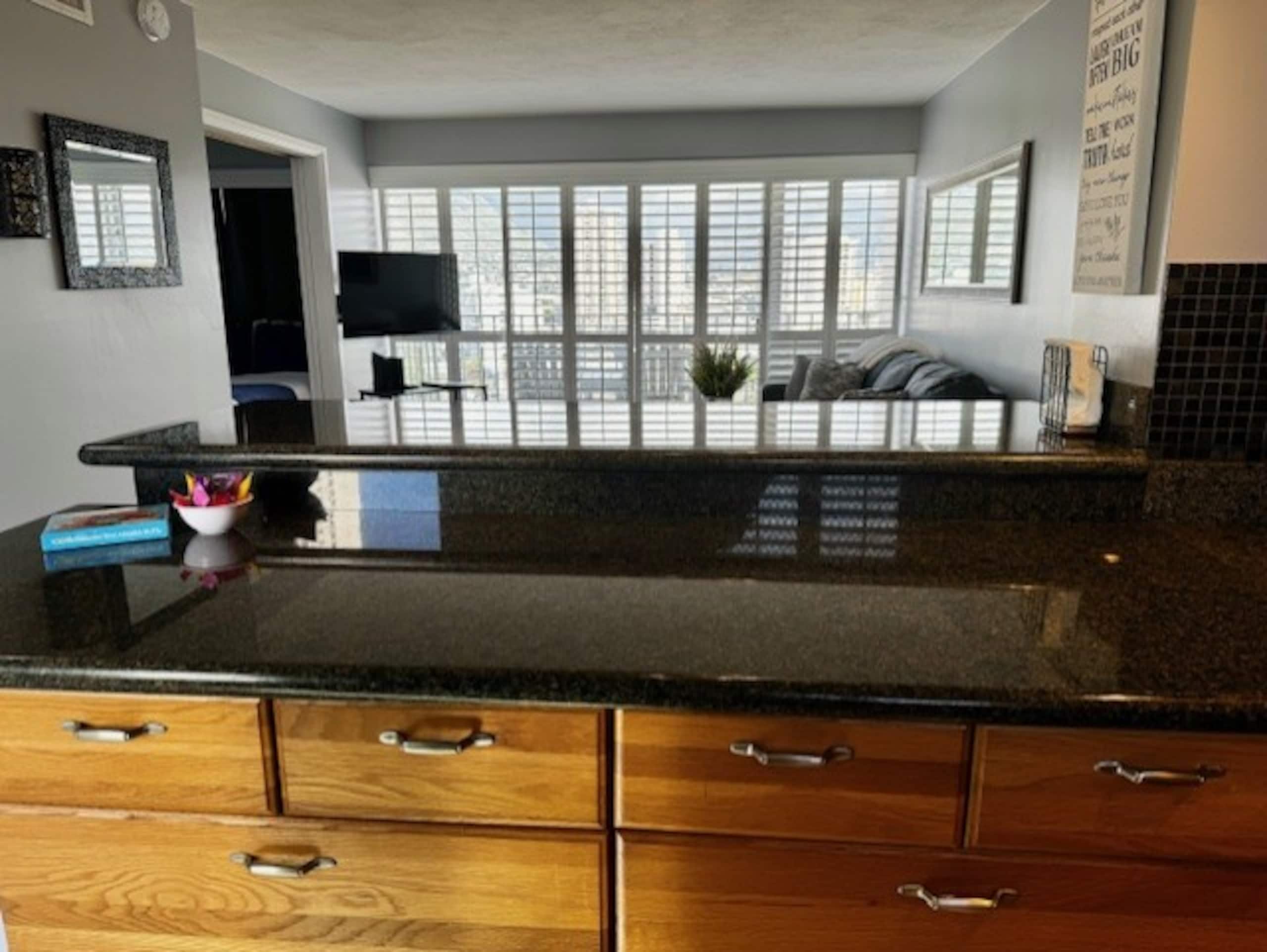 Condo in Honolulu · ★4.63 · 2 bedrooms · 4 beds · 1 bath - Image 18