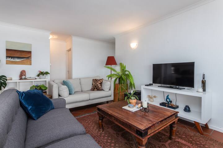 Mountainside Sea View Apartment In Muizenberg gallery image 3