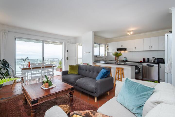 Mountainside Sea View Apartment In Muizenberg gallery image 2