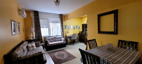 Top Airbnb: Apt. with garage 1 block from Hospital Moinhos. em Moinhos De Vento