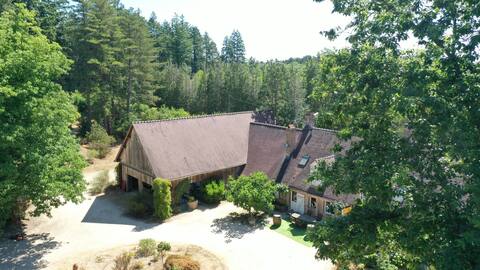 Domaine du Buisson on 17 hectares
