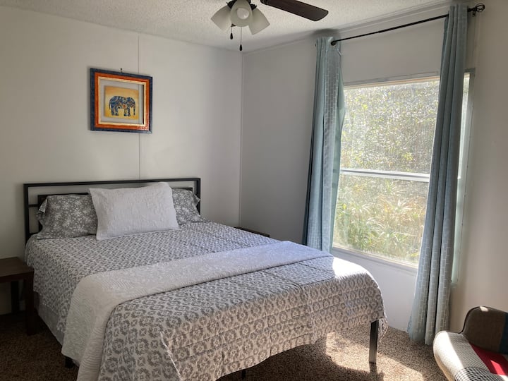 غرفة بحجم كوين رقم2، جديدة في إطار 2024 ورغوة ذاكرة جل 9بوصة لتخفيف الراحة والضغط، CertiPUR - US معتمدة، مرتبة متوسطة ثابتة