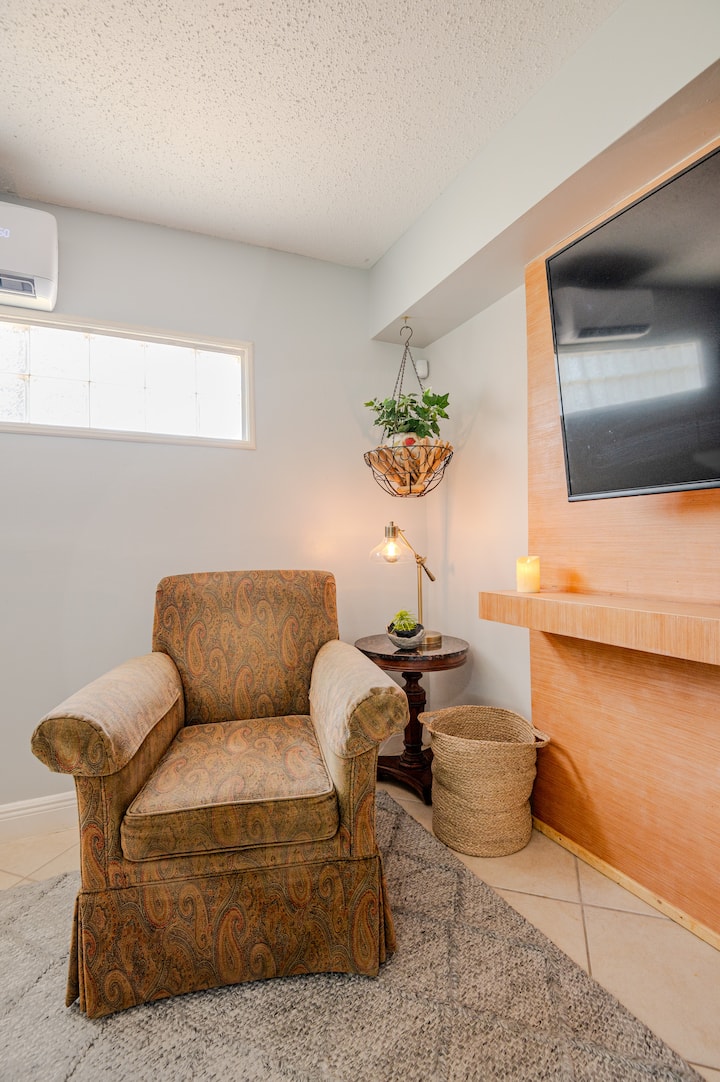 Relaxing Studio Near I 95 Inter Stated & Beaches. - Palm Bay, FL