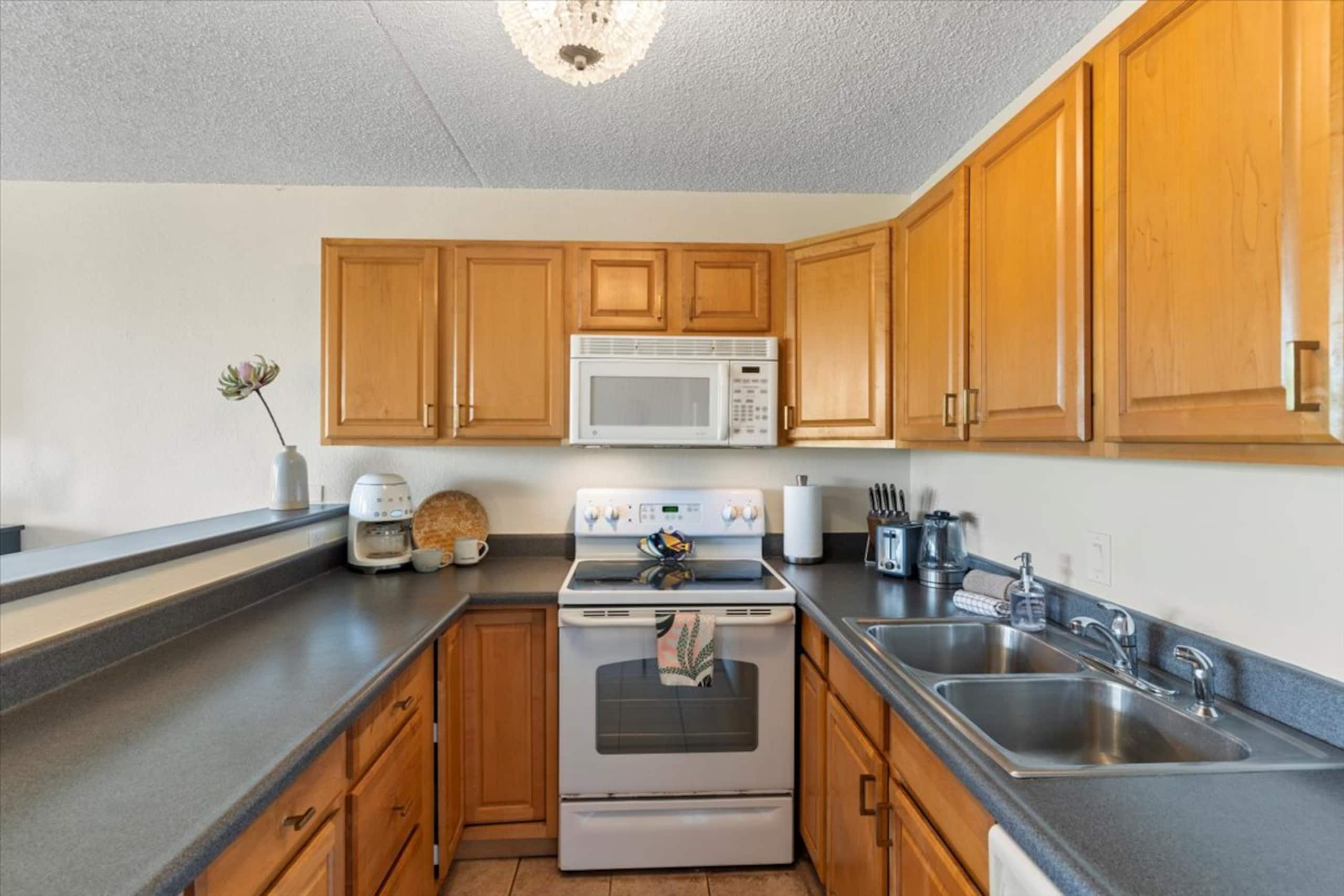 Condo in Kihei · ★4.9 · 1 bedroom · 2 beds · 1 bath - Image 11