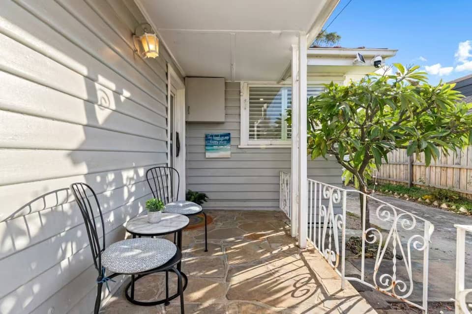 Charming House; Walk to Beach & Shops — photo 1