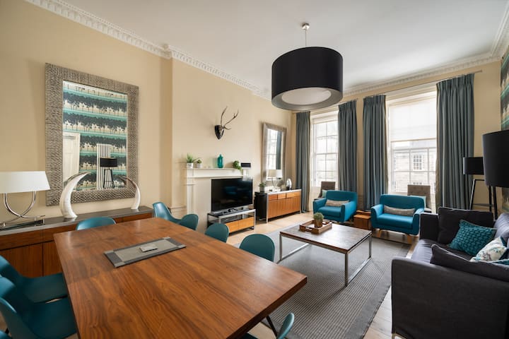 Lovely 4 Bedroom residence in New Town