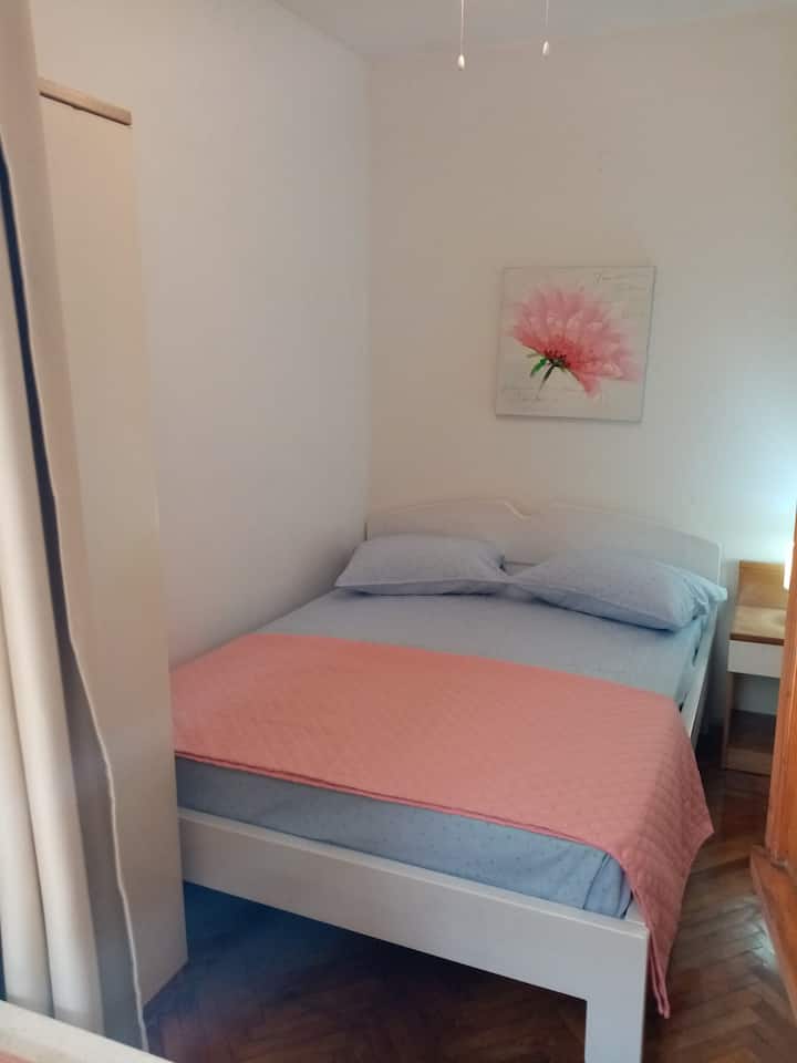 Ორადგილიანი საძინებელი ზედა სართულზე - ახალი 2024 წელს, მყარი ხისგან დამზადებული - ხელნაკეთი ნივთები