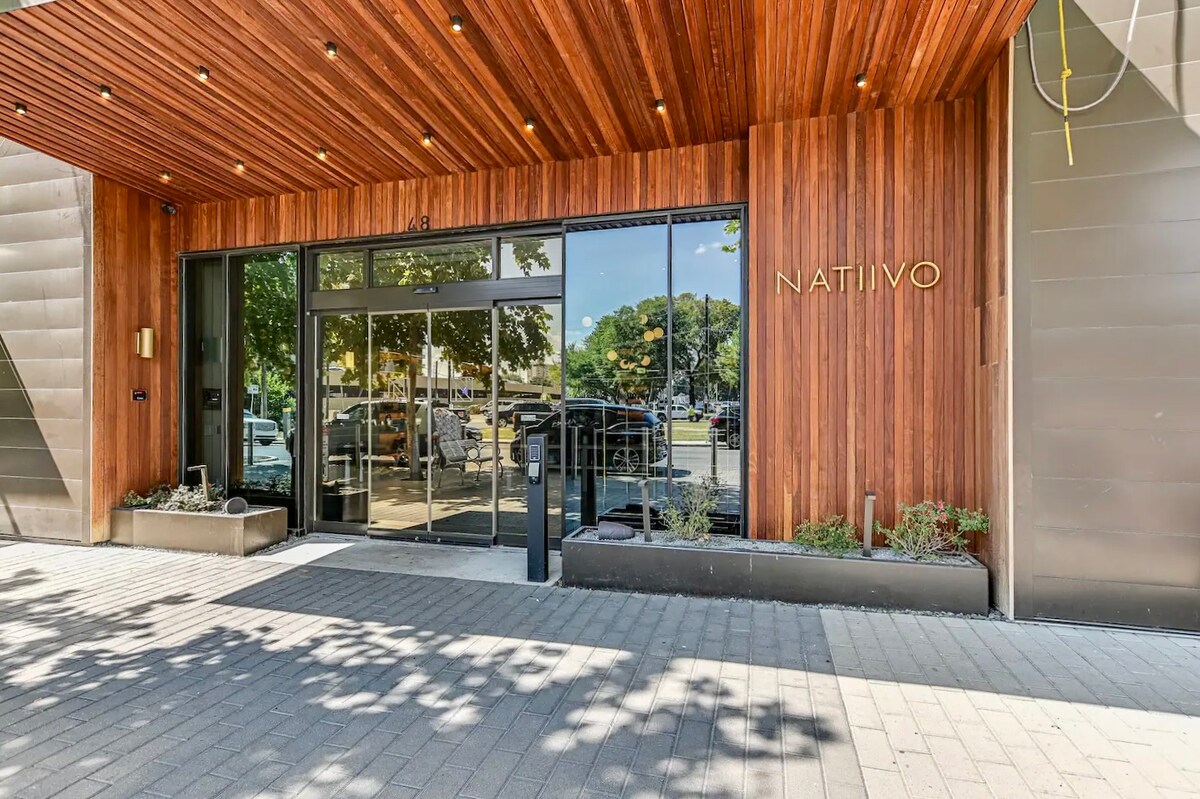 Luxury condo w/Balcony, Rooftop Pool, Rainey St