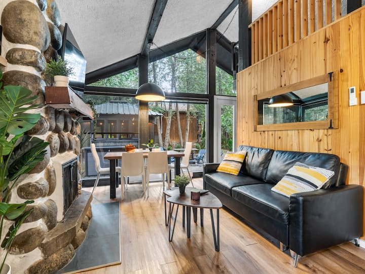 Le1603 – Le Petit Caribou – Chalet with hot tub and beach. - Chalets ...