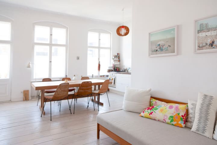 Charming, light 4 room apartment