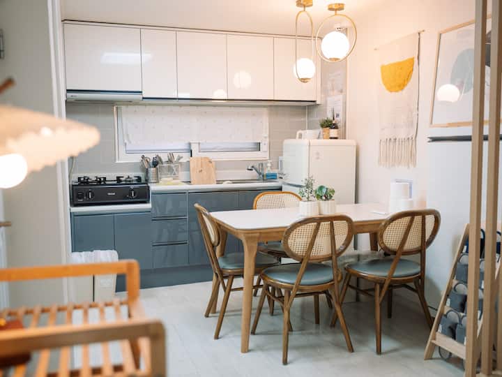 2 Min Hongdae Station 5 Exit 30sec 3br Lovey House - Seoul