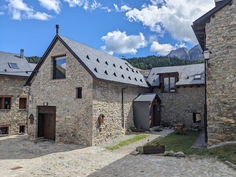 Casa Nornore: New and charming design