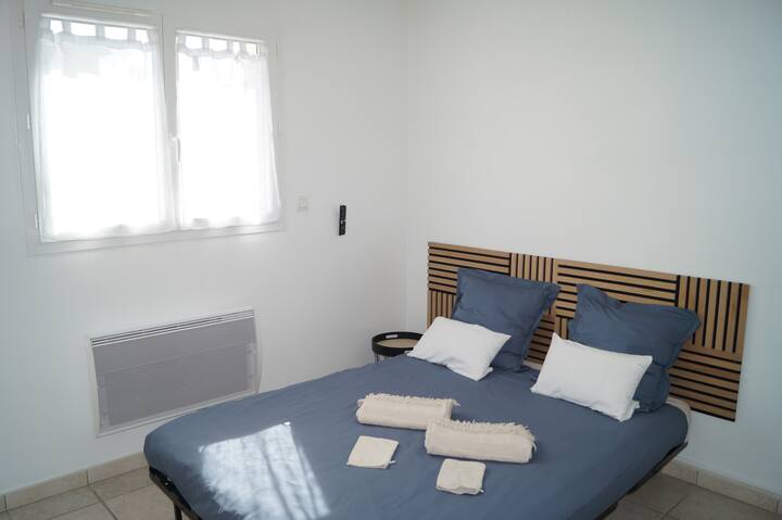 Chambre D'hôtes Dans Une Propriété Avec Piscine - Saint-Galmier