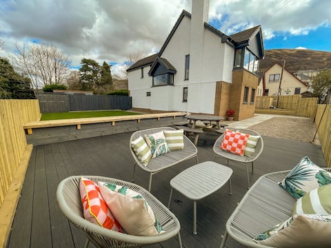 Stylish, central home with open-plan living