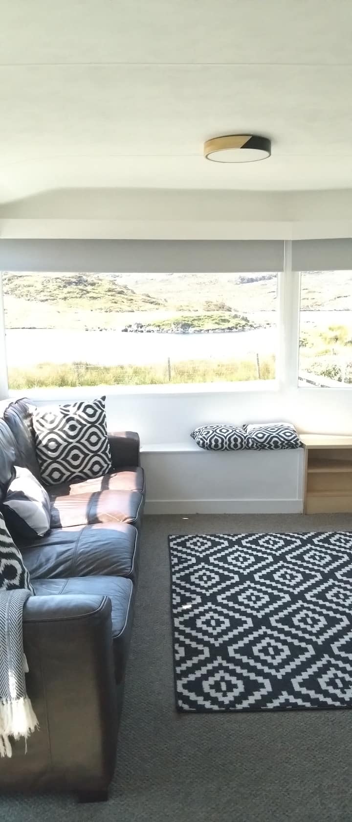 Lochview Caravan Grosebay . - Harris