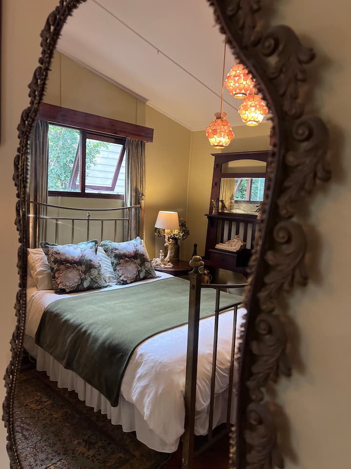 Chumba cha pili cha kulala na kitanda cha watu wawili