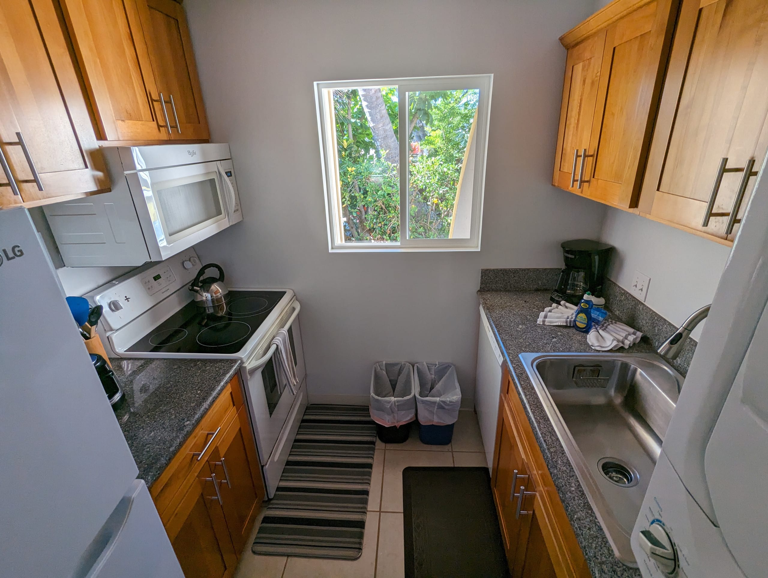 The Artists' Beach Bungalow - Image 8