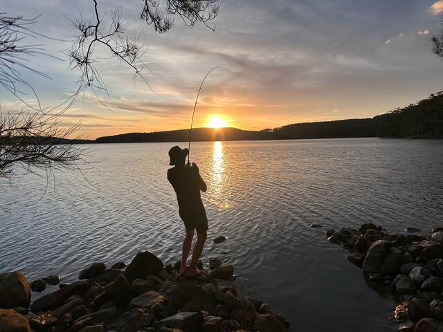 Luna Lakehouse: Views~Kayaks~Lake access~Boat Bay gallery image 5