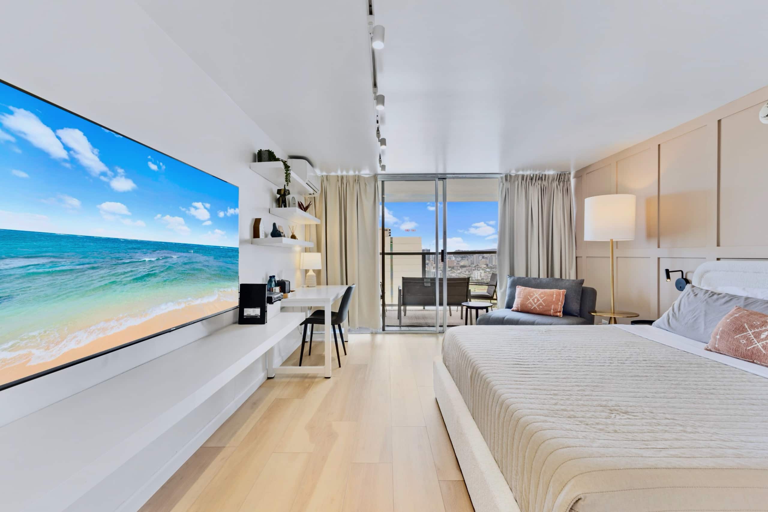 Condo in Honolulu · ★4.88 · Studio · 2 beds · 1 private bath - Image 8