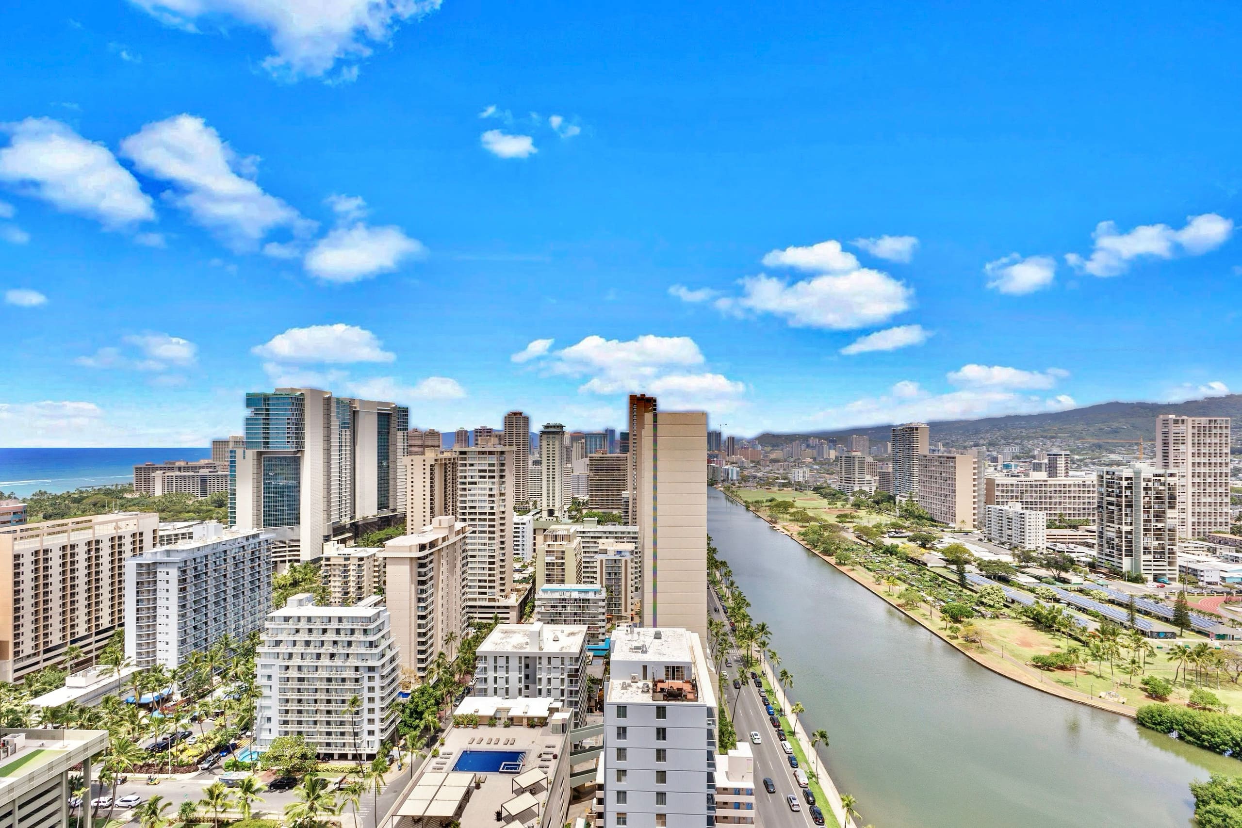 Condo in Honolulu · ★4.88 · Studio · 2 beds · 1 private bath - Image 23
