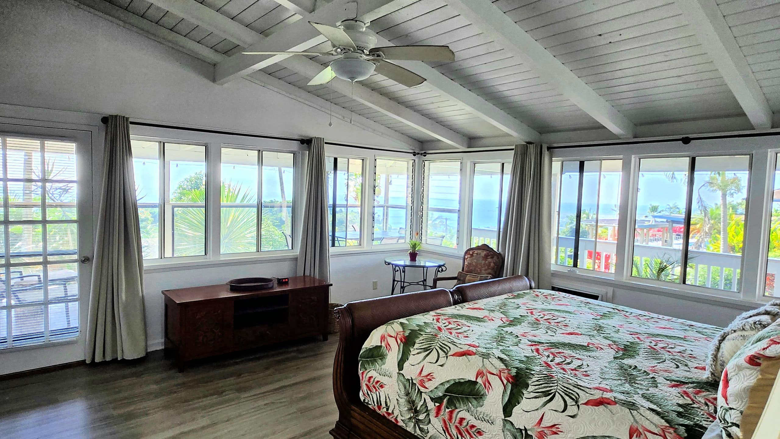 Home in Kailua-Kona · ★5.0 · 3 bedrooms · 6 beds · 2 private baths - Image 7