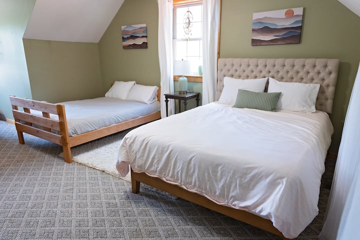 Queen bed and full bed. 