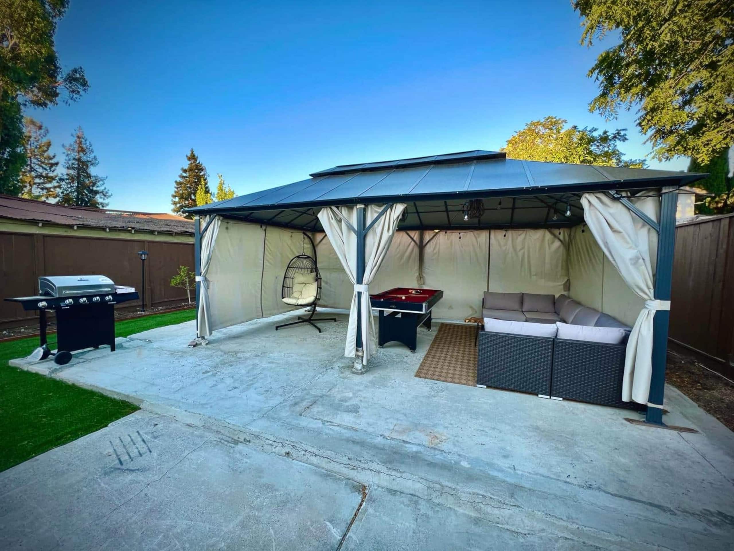 Spacious 8BR Home with Pool Table & Private Unit - Photo 40
