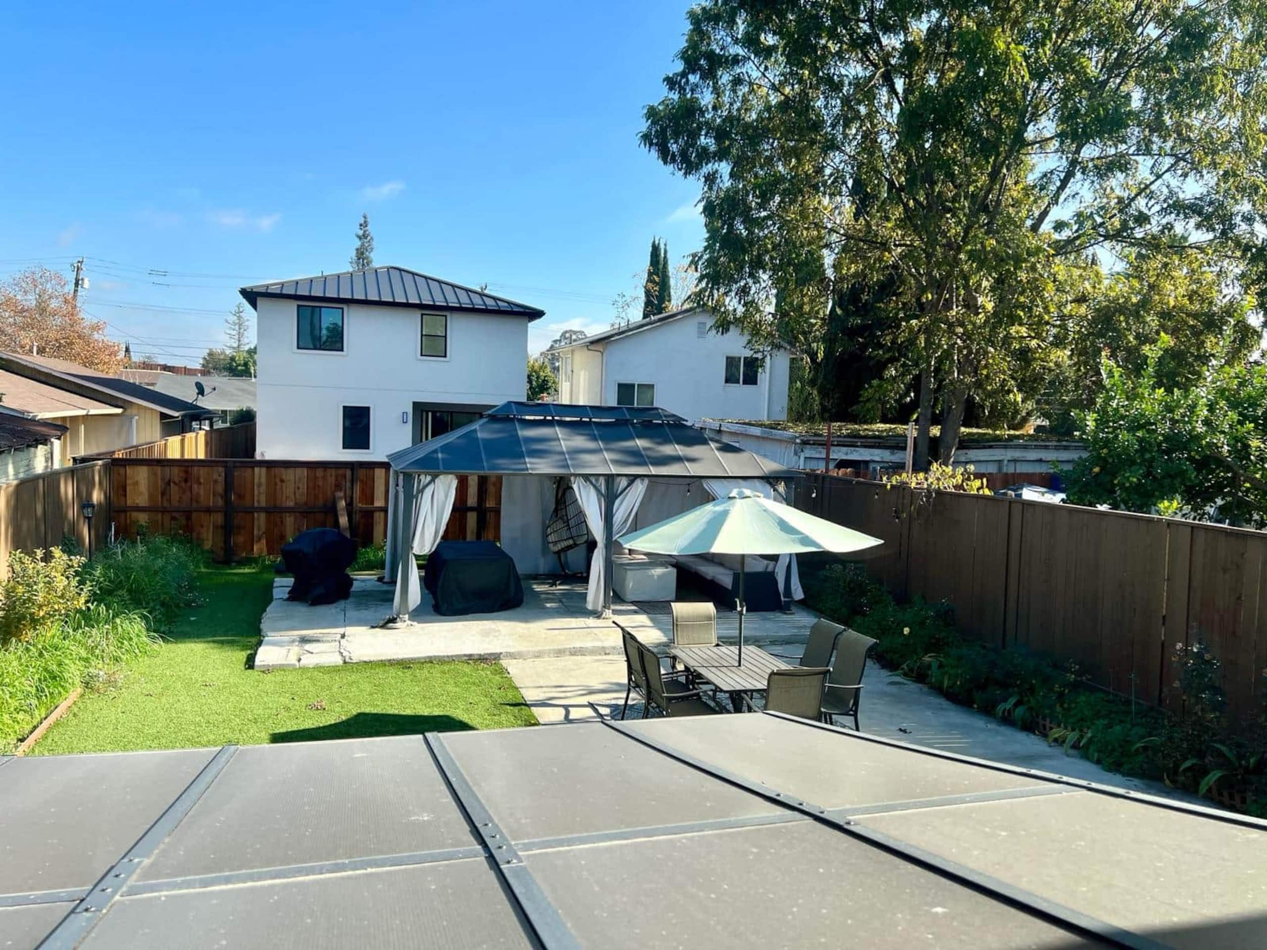 Spacious 8BR Home with Pool Table & Private Unit - Photo 46