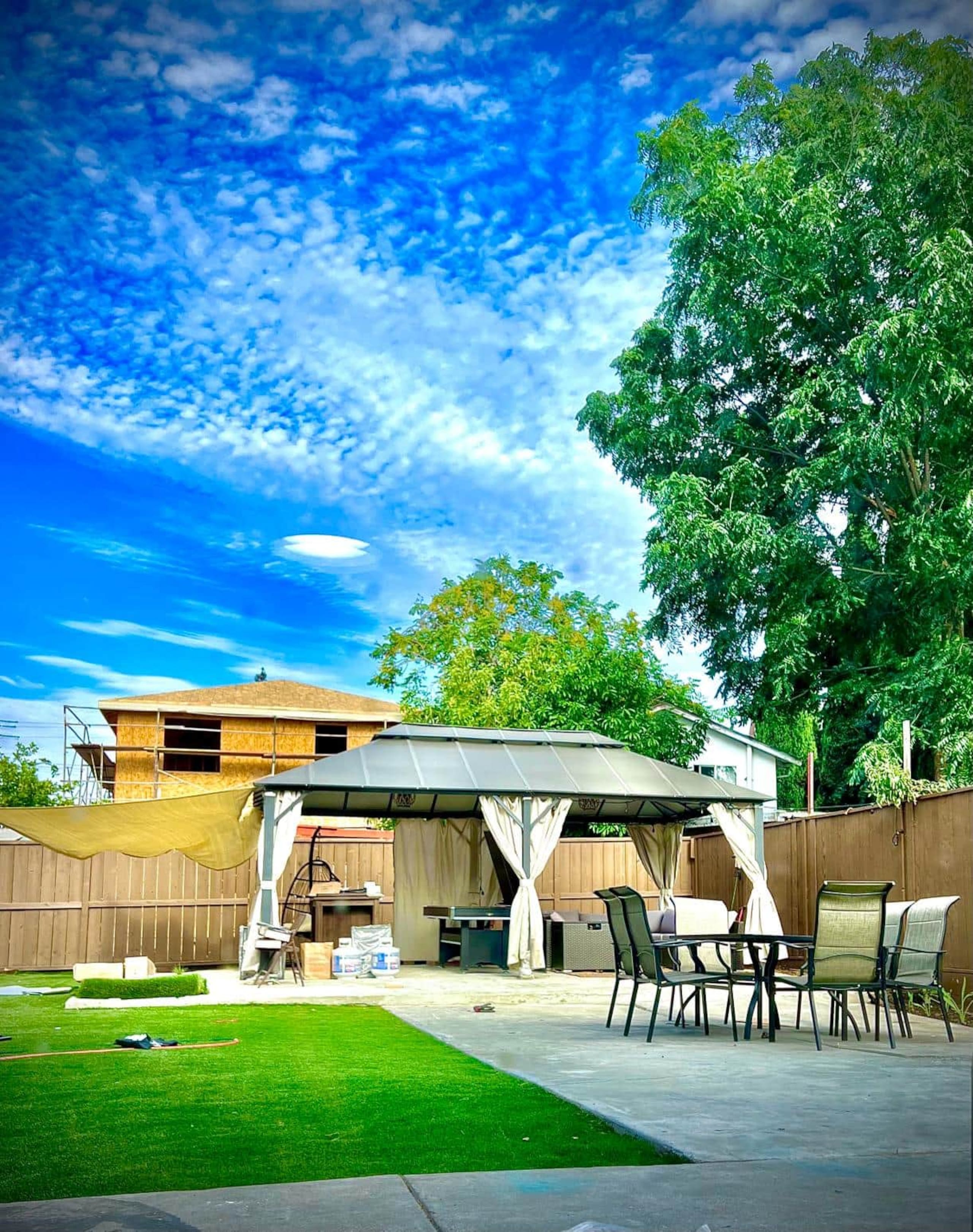 Spacious 8BR Home with Pool Table & Private Unit - Photo 42
