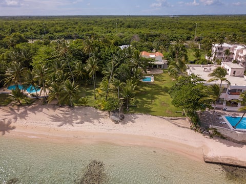 Beach-Front Villa in Juan Dolio