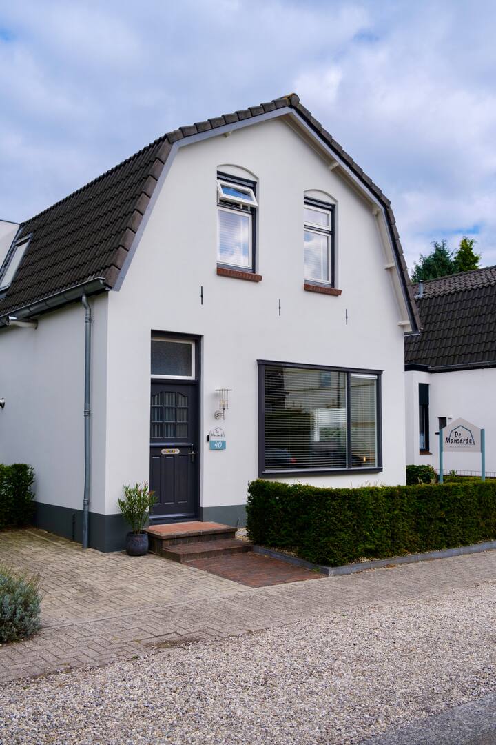 Beautiful detached house on the outskirts of the city center.