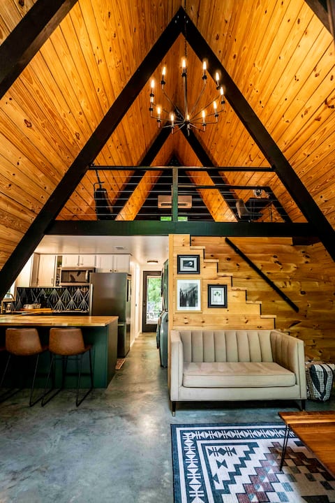 Top Airbnb: The Raven A-Frame in Athens