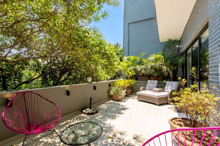 Luxury 3BR Apartment w/ Private Rooftop & Terrace gallery image 5