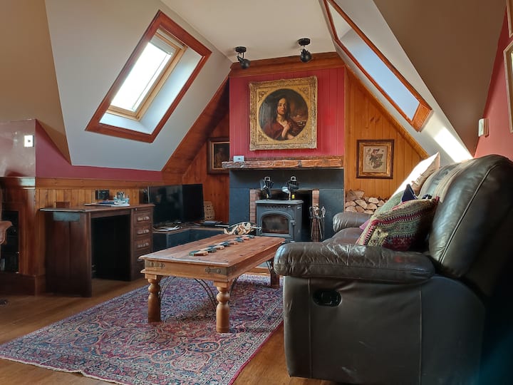 Loch Bracadale House. 3-bedroom Sea View Cottage. - Skye
