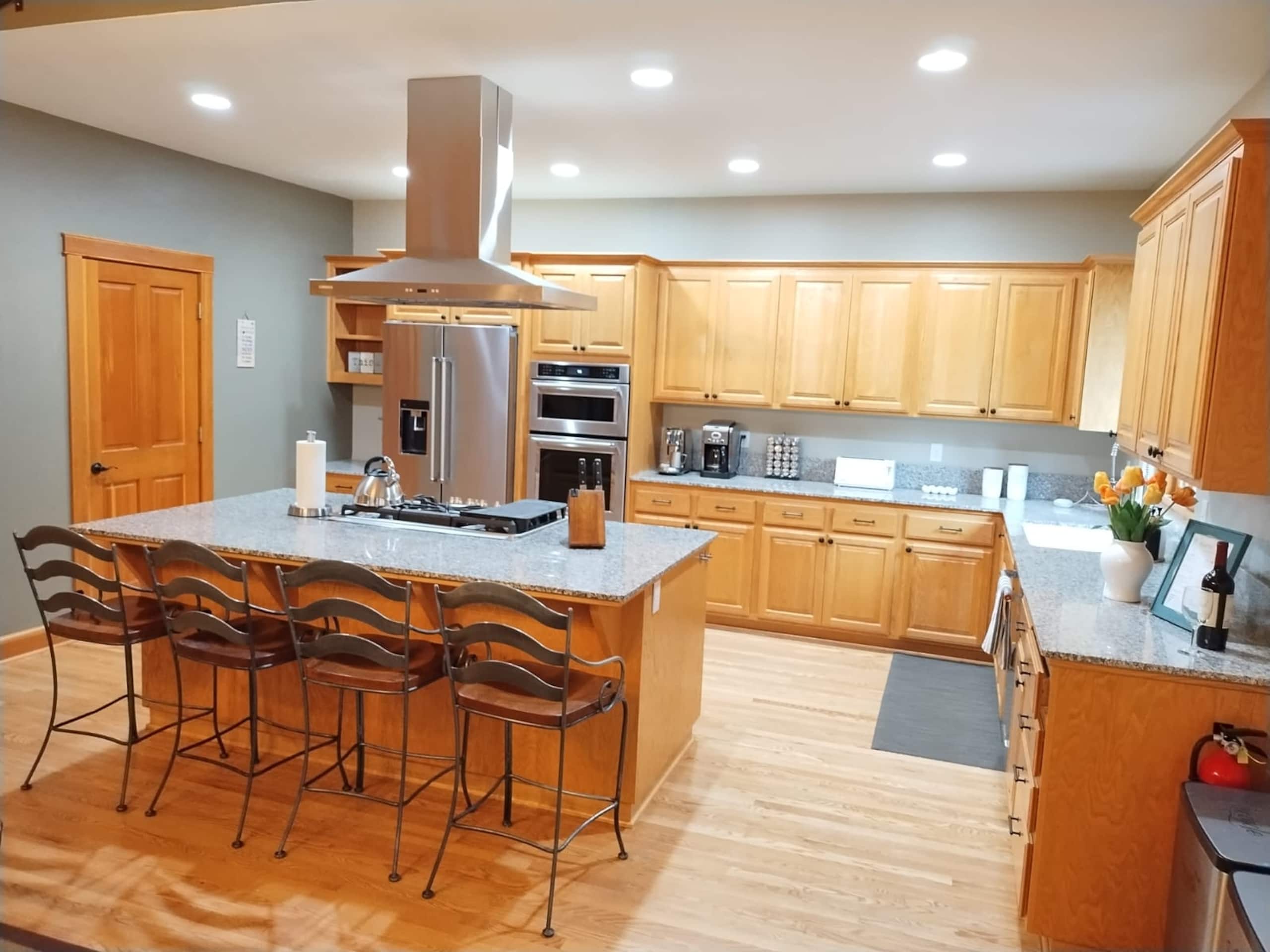 Two-Level Cabin with Hot Tub Near Lake Tahoe - Photo 30