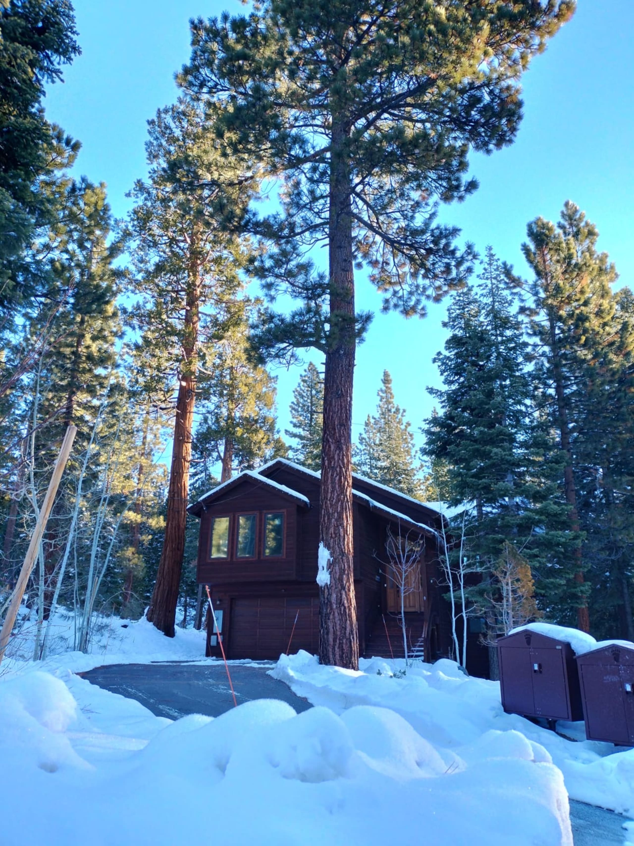 Two-Level Cabin with Hot Tub Near Lake Tahoe - Photo 27