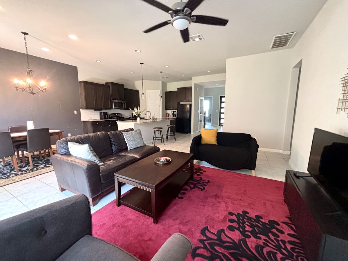 Palmera House | Leander, TX