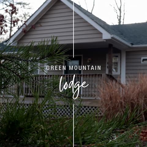 Cozy 3 Bedroom Mountain Lodge w/ Game Room