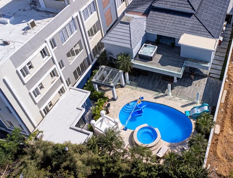 Mansion,Free Breakfast  Chef , Pool BBQ jacuzzi