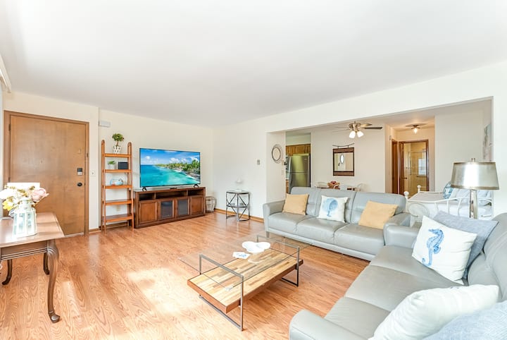 Ocean Views! Cozy 1 Br Condo Steps To Belmar Beach - Belmar