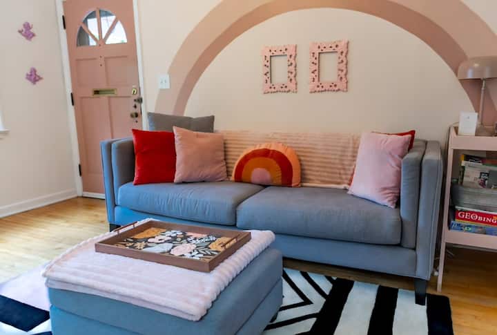 Pink Chalet Downtown | Themed 2bed Home, Fire Pit - Columbus, OH