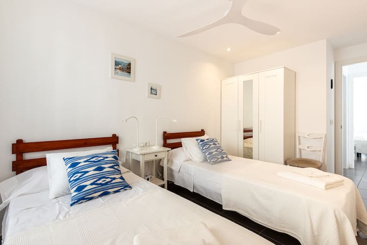 Ორადგილიანი ოთახი, ახალი და ფართო.