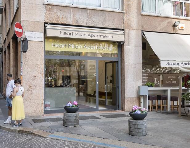 Design 2 Bedroom Apartment – 6 guests: Milan Duomo gallery image 3