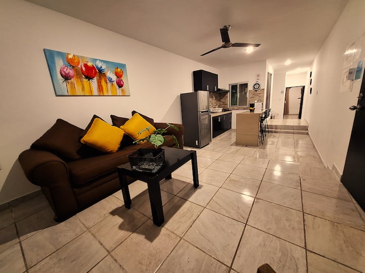 Apartment Just 3 Minutes From The Beach. - Mazatlán