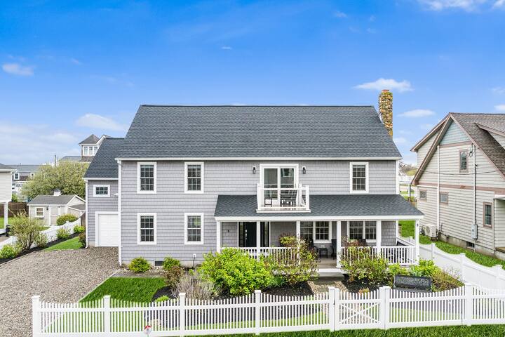 Pt. Judith Beach House with Stunning Ocean Views gallery image 2