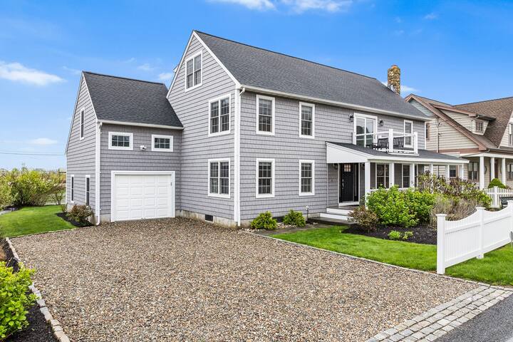 Pt. Judith Beach House with Stunning Ocean Views gallery image 4