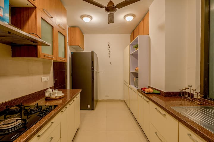 Full kitchen image 2