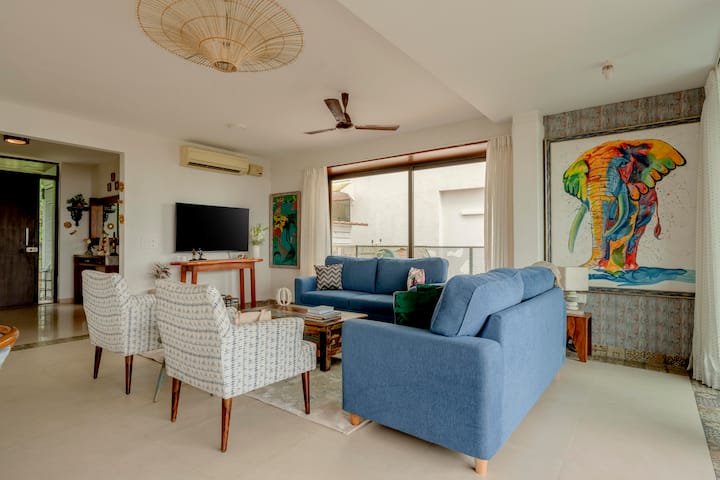 Living room image 6
