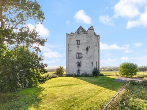 Killahara Castle - history, mystery agus welcomes