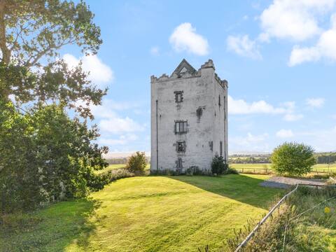 Killahara Castle - history, mystery agus welcomes